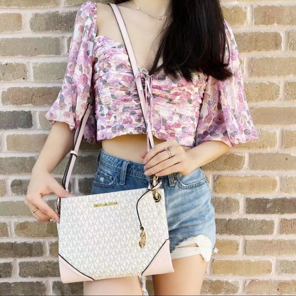 Michael kors triple compartment large crossbody - Picture 2 of 2